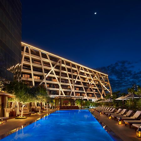 阿布扎比伊迪逊酒店 外观 照片 The hotel's pool