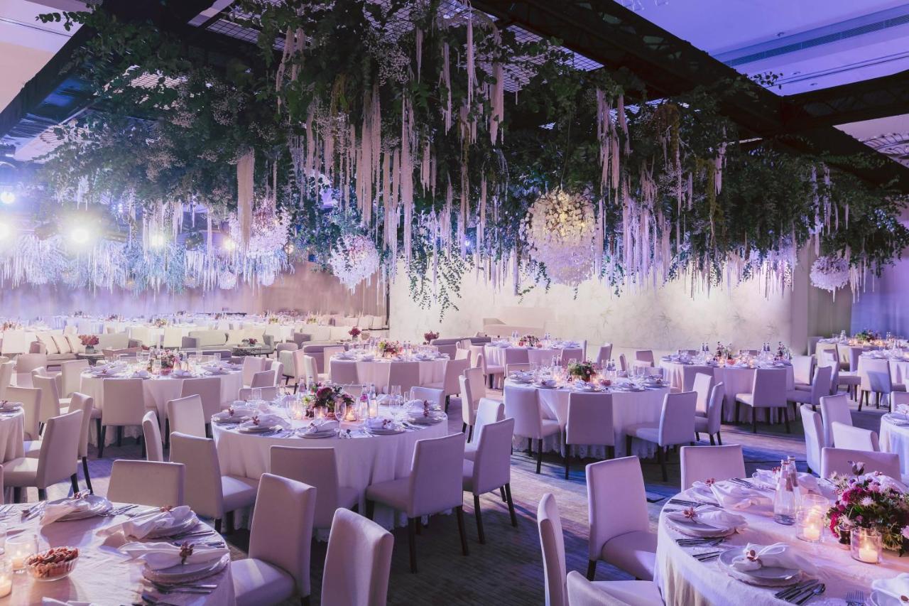 阿布扎比伊迪逊酒店 外观 照片 The ballroom at the Four Seasons Hotel
