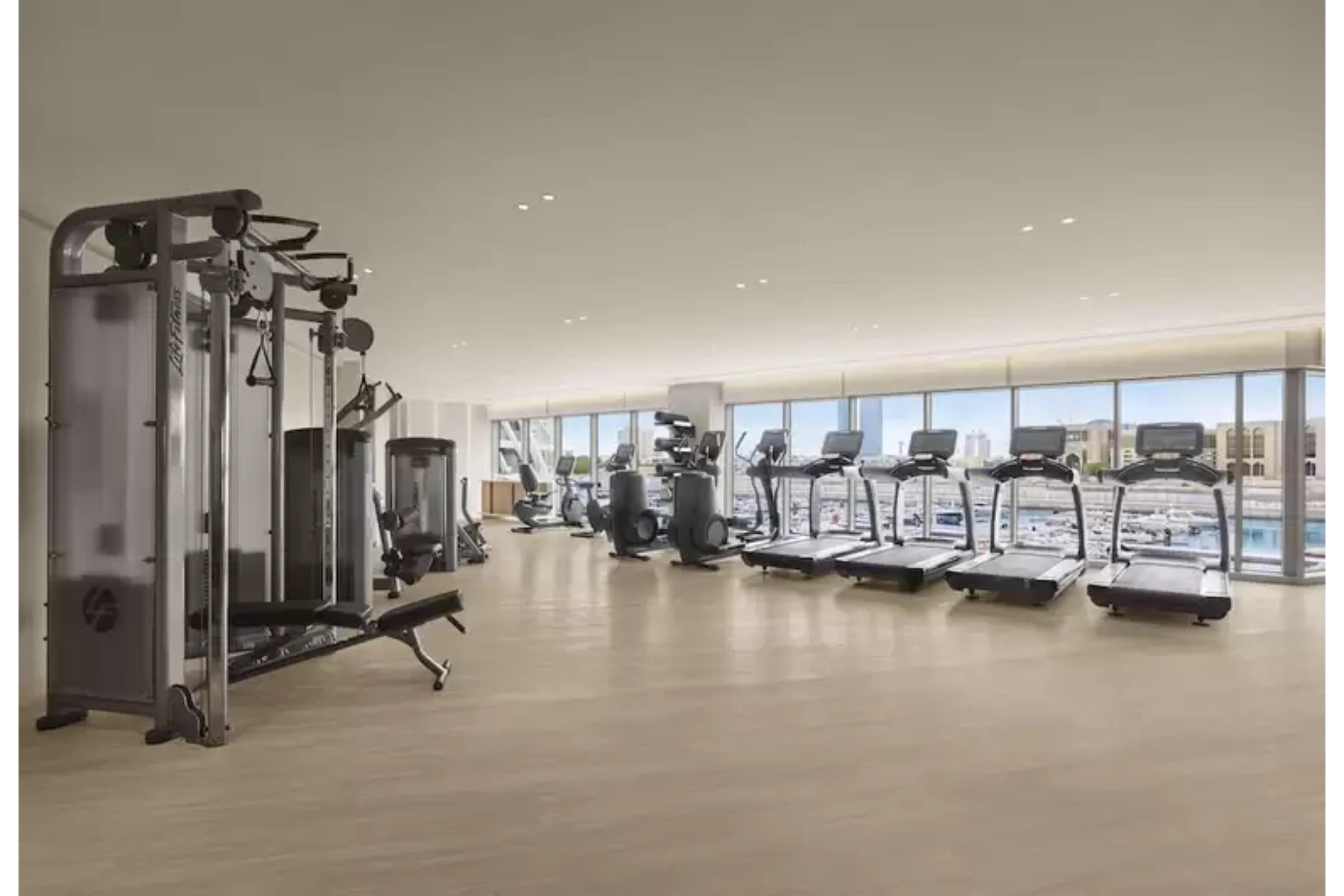 阿布扎比伊迪逊酒店 外观 照片 The gym at The Ivy
