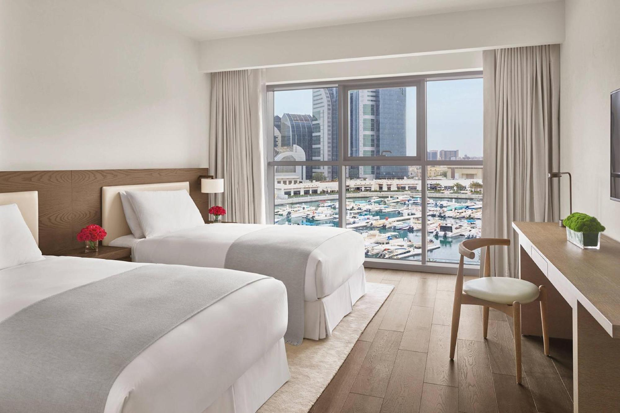 阿布扎比伊迪逊酒店 外观 照片 A guest room at the hotel
