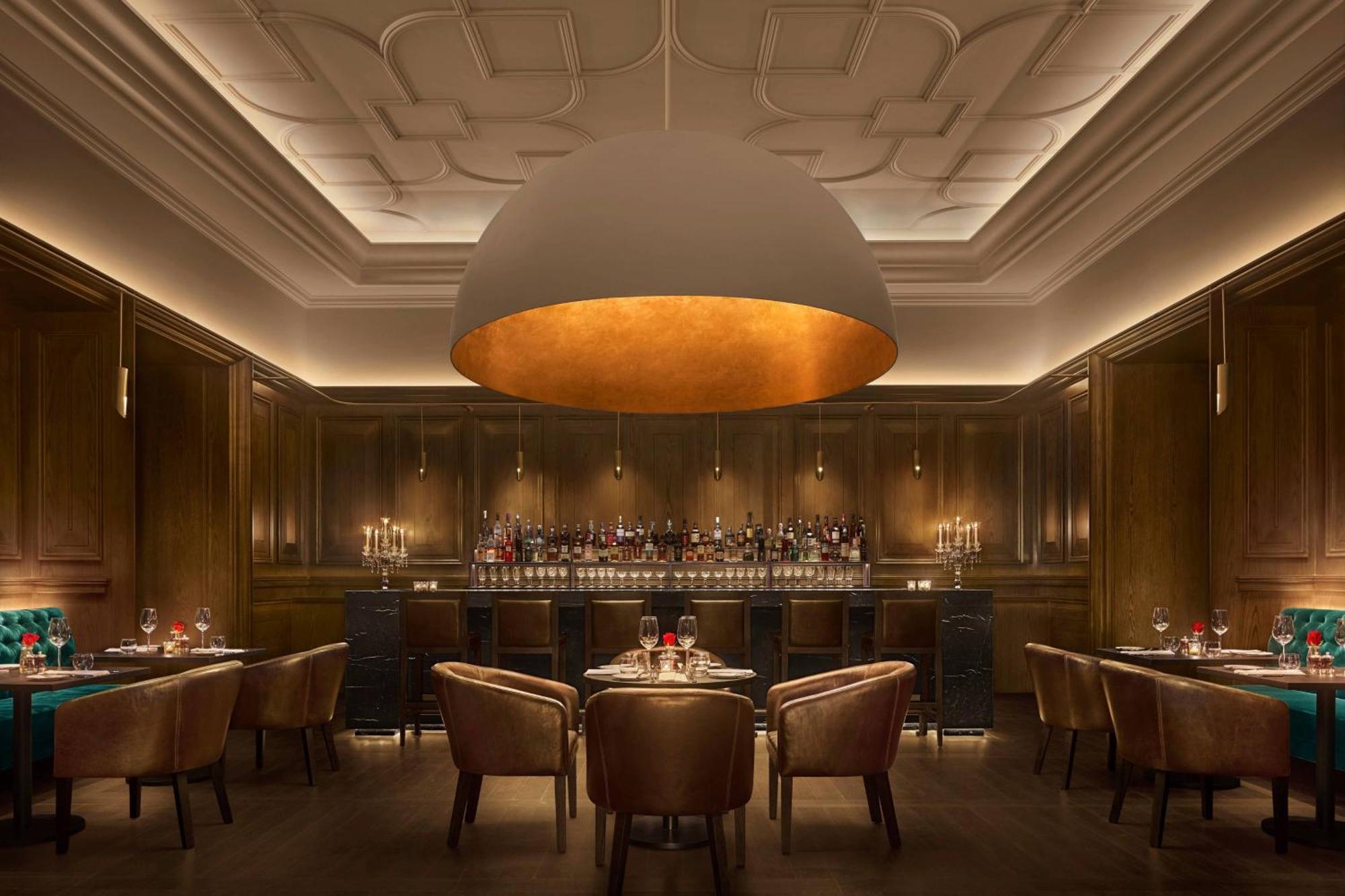 阿布扎比伊迪逊酒店 外观 照片 The Bar at The Connaught