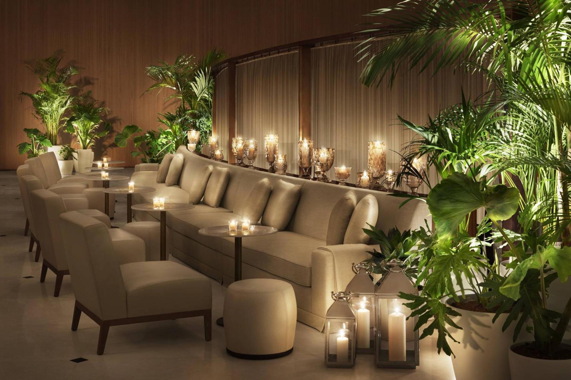 阿布扎比伊迪逊酒店 外观 照片 The interior of the lounge