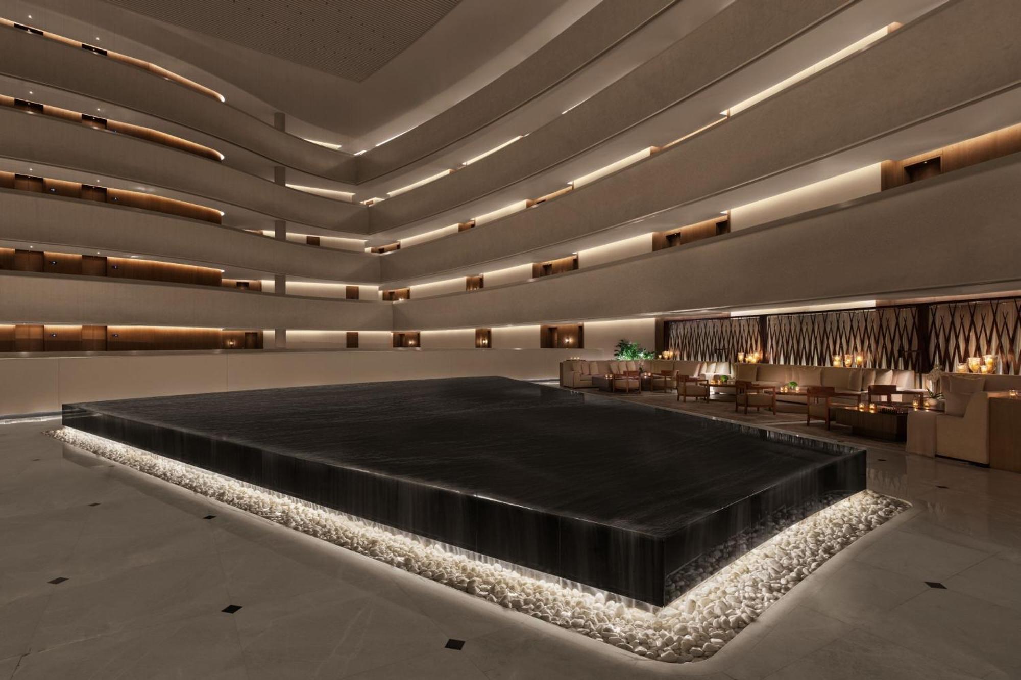 阿布扎比伊迪逊酒店 外观 照片 The interior of the hotel